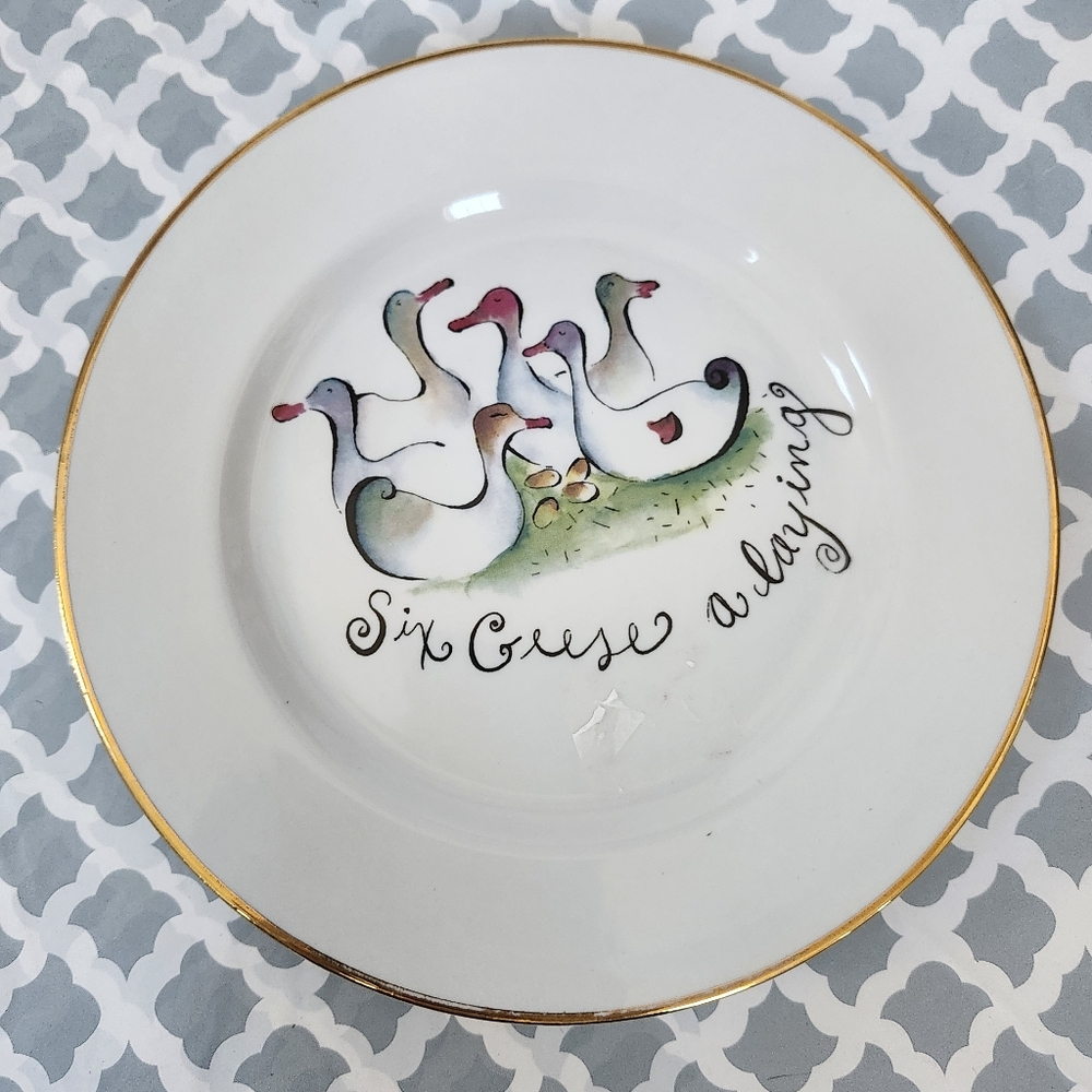 Rosanna Six Geese a Laying White Plate with Gold Trim Salad
